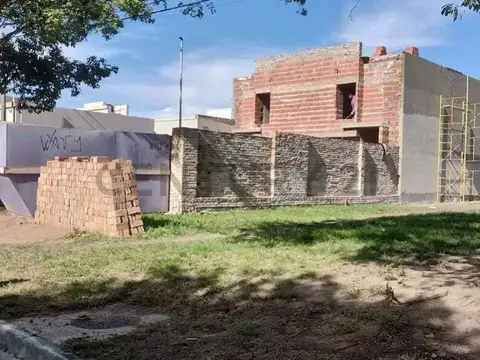 SE VENDE EN RAFAELA, BARRIO PIZZURNO