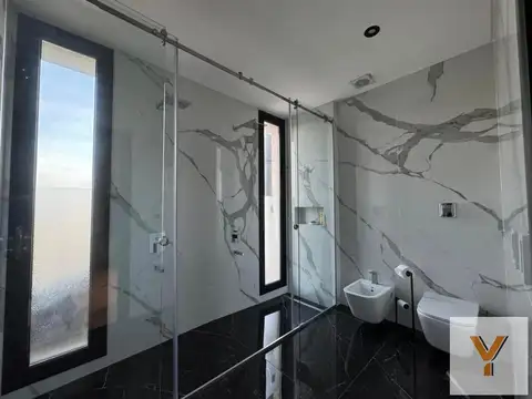 Casa en Venta - 3 Dormitorios 4 Baños - 448mts - Ezeiza