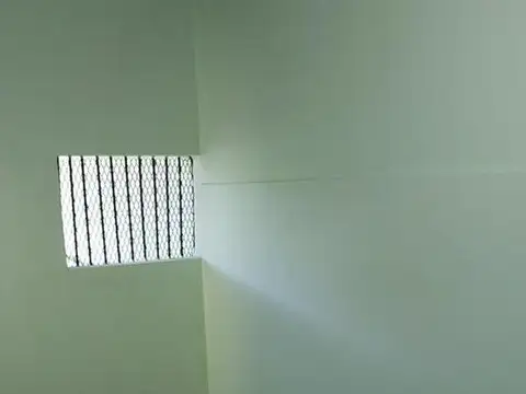 Se Vende Casa en Barrio Lanceros + 3 departamentos