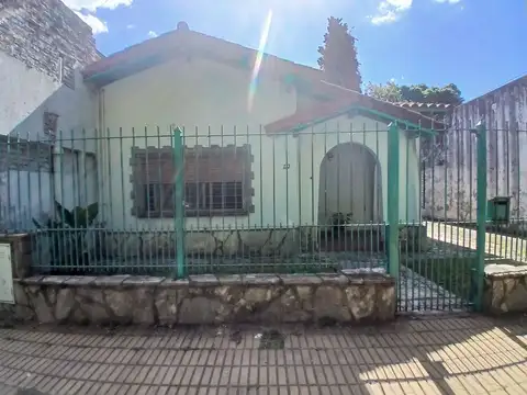 VENTA CHALET Y DPTO EN LOMAS DE ZAMORA/Oportunidad