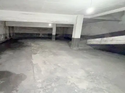 Cochera en venta en La Plata , seguridad 24 hs.