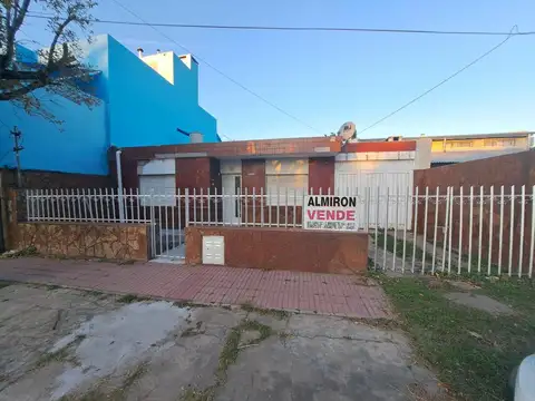 Venta | Casa | 2 Dormitorios | Cochera | Granadero Baigorria | Barrio Santa Rita