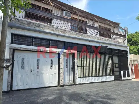 VENTA CASA EN BLOQUE CON DEPTO Y LOCAL CASTELAR
