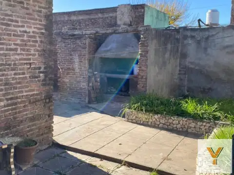 Casa 4 ambientes con 1 baño