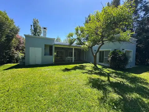 VENTA CASA DE 4 AMBIENTES BARRIO EL ROCIO