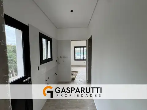 Casa 4 ambientes con 4 baños