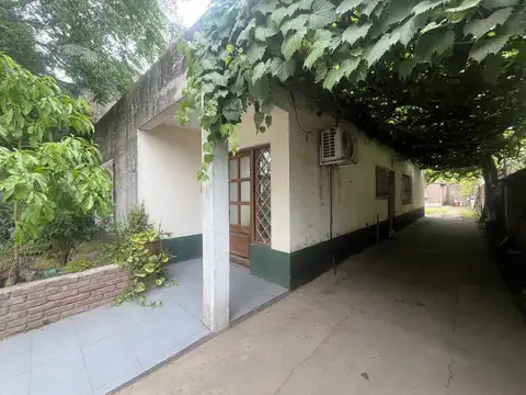 VENTA CASA 4AMB CON PARQUE EN VIRREY DEL PINO
