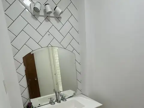 Casa 7 ambientes con 2 baños