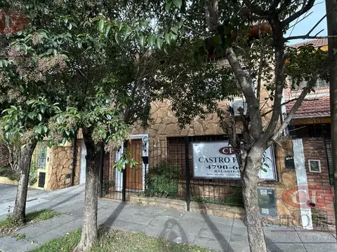 Casa bien ubicada en Martinez  - Yapeyu al 700 en Venta