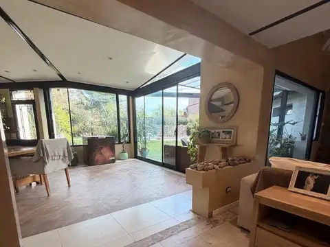 Casa en Alquiler Temporal con 3 cocheras