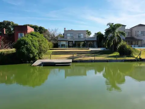 Casa en Venta en Santa Barbara, USD 990.000