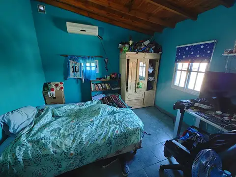 Casa 10 ambientes con 4 baños