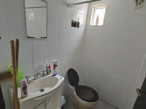 Casa 10 ambientes con 4 baños