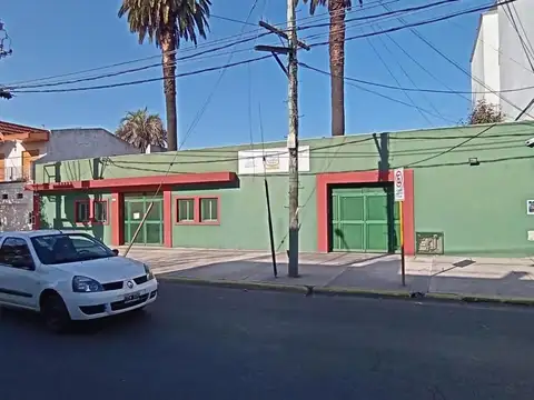 Casa en venta - 3 Dormitorios 3 Baños - Local - La Matanza