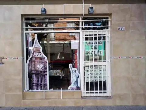 Casa en venta - 3 Dormitorios 3 Baños - Local - La Matanza