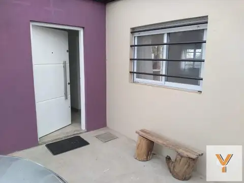 Casa 2 ambientes con 1 baño