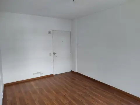 Oficina 2 ambientes con 1 baño