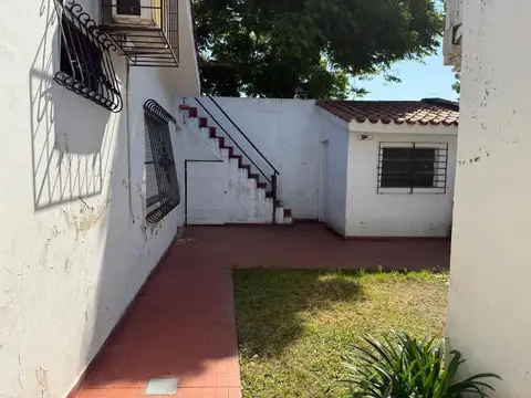 Casa 5 ambientes con 1 baño