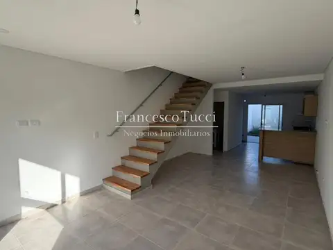 Depto Tipo Casa en Venta en Ituzaingó, USD 130.000
