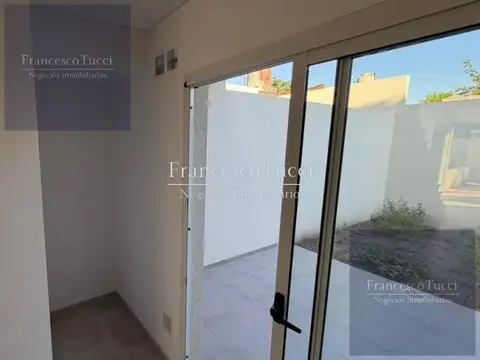 Depto Tipo Casa en Venta con 1 cocheras