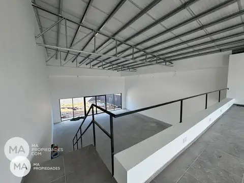 Local 255 m2 sobre Ruta 9 - Colectora 5400 - Funes | Venta