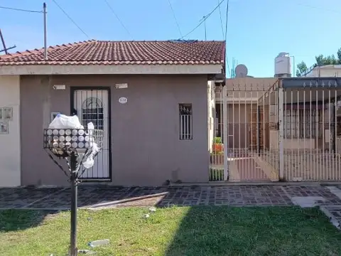 VENTA- CASA DE 10 AMBIENTES, GREGORIO DE LAFERRERE