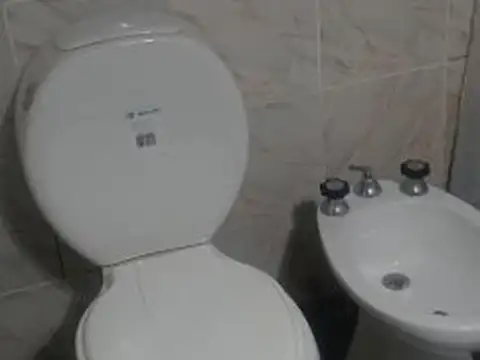 VENTA- CASA DE 10 AMBIENTES, GREGORIO DE LAFERRERE