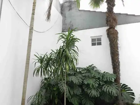 Casa en Alquiler con 1 cochera