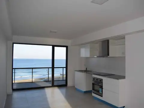 Avenida Félix U. Camet 1300