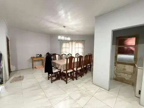 CASA VENTA EN RAMOS MEJIA 4 AMBIENTES