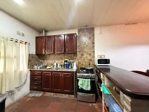 Casa 4 ambientes con 2 baños