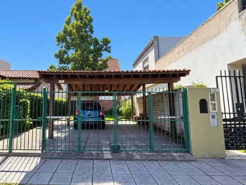 Casa en venta 5 amb, parque ,cocheras