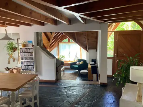 Casa 6 ambientes con 3 baños