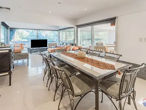 Casa 7 ambientes con 6 baños