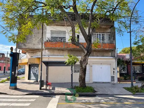 VENTA CASA 4 AMB CON LOCAL COMERCIAL MORON 