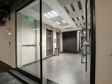 70M2 de oficinas. Alquiler en Av. Fondo de la Legua, S. Isidro. Tres (3) cocheras. Seguridad 24hs