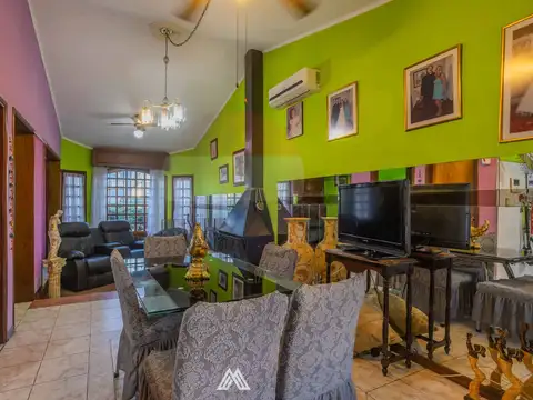 Casa en Venta con 1 cochera