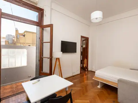 Montevideo 743 , Piso 3