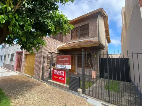 Casa en venta a pocas cuadras de la estación.