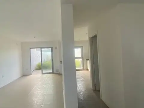 Casa 4 ambientes con 3 baños