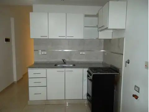 HERMOSO DPTO 2 AMBIENTES CON COCHERA  EN ZONA CHILAVERT