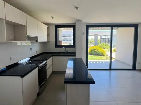 Departamento en Venta en Manantiales, USD 180.000