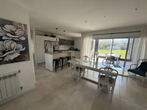 Casa 2 ambientes con 3 baños