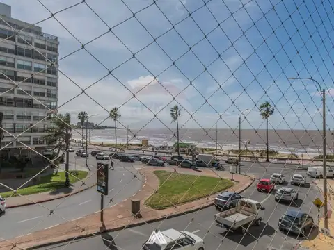 Venta apartamento Pocitos 4 dormitorios / garaje