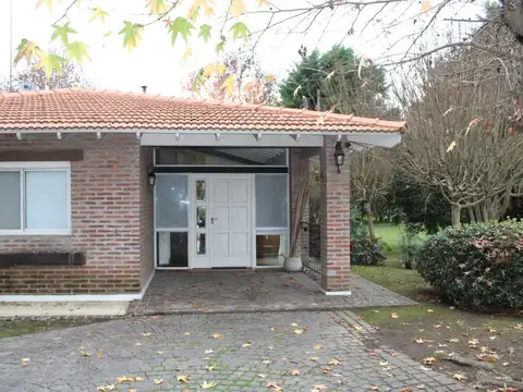 Casa en Venta con 4 cocheras