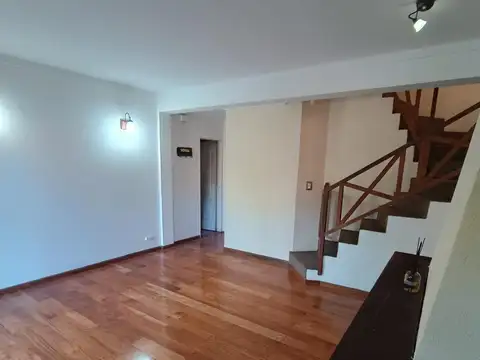 Depto Tipo Casa en Venta en Villa Luzuriaga, USD 139.000