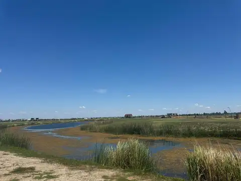 VENTA DE LOTE A LA LAGUNA EN AMARRAS PUERTOS DEL LAGO