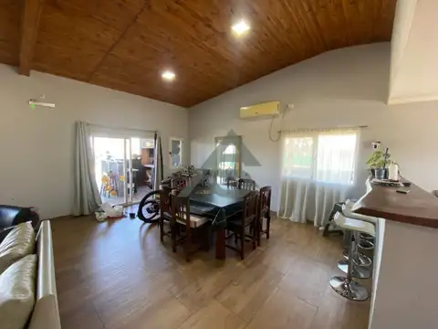 Casa 4 ambientes con 3 baños