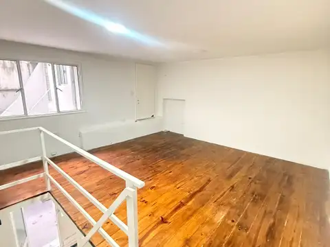 Depto Tipo Casa en Alquiler en Parque Centenario, $ 790.000