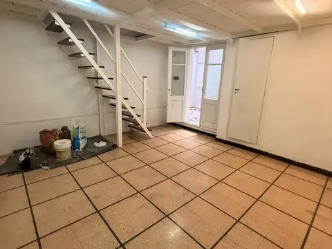 Depto Tipo Casa en Alquiler en Parque Centenario, $ 790.000